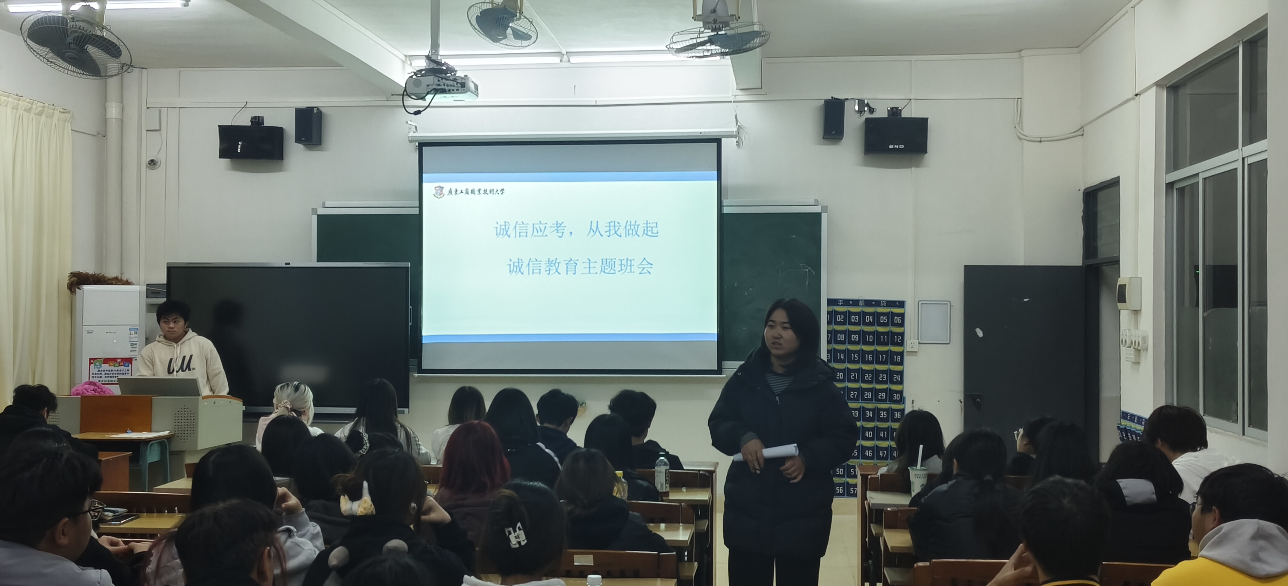 李晓霞.jpg 李晓霞.jpg