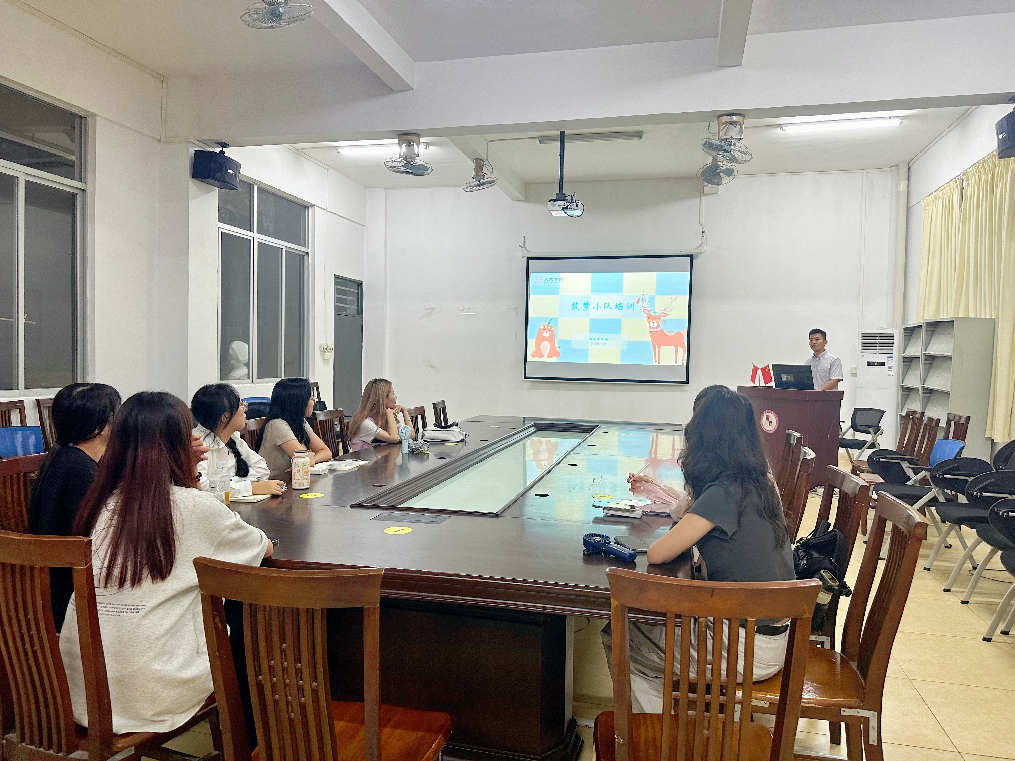 筑梦小队.jpg 筑梦小队.jpg